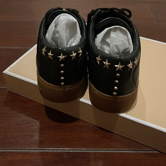 Z).  Michael Kors Frankie Stripe Leather Sneaker Black Palegold size 6M 36 - Picture 4 of 8